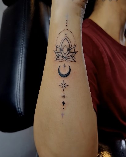 13+ Simple & Stylish Wrist Tattoos for Girls