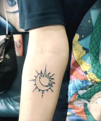 13+ Simple & Stylish Wrist Tattoos for Girls