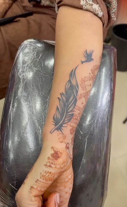 13+ Simple & Stylish Wrist Tattoos for Girls