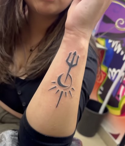 13+ Simple & Stylish Wrist Tattoos for Girls