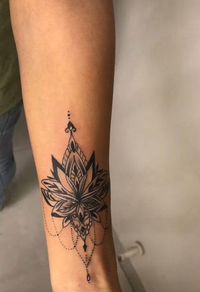 13+ Simple & Stylish Wrist Tattoos for Girls