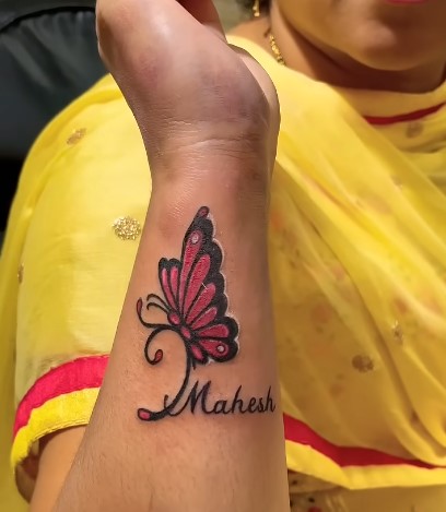 13+ Simple & Stylish Wrist Tattoos for Girls