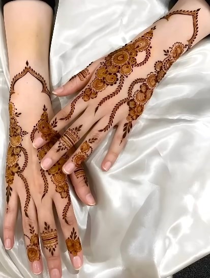 Empty Space Style Khafif Mehndi Design Back Hand