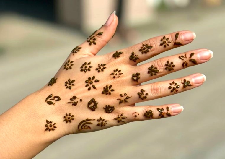 Daily Wear Tiny Motifs easy mehndi designs for hands