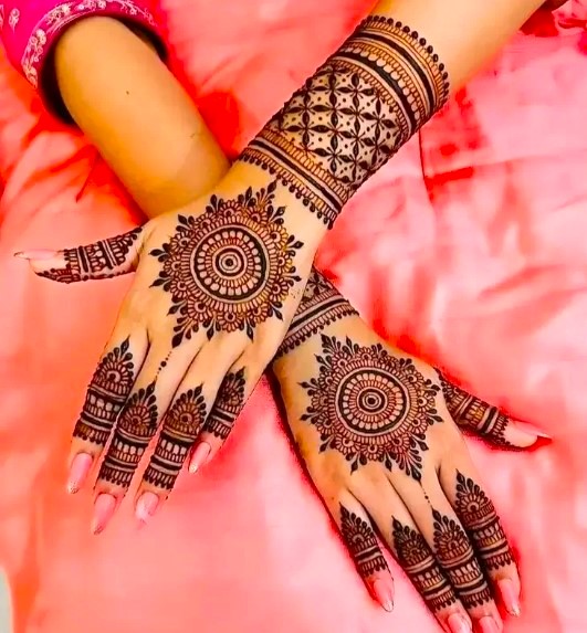 Mandala Style easy mehndi designs for hands