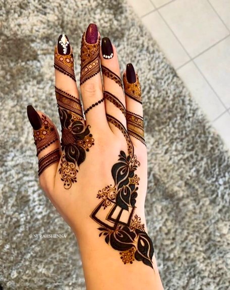 Arabic Leafy Trail easy mehndi designs for hands