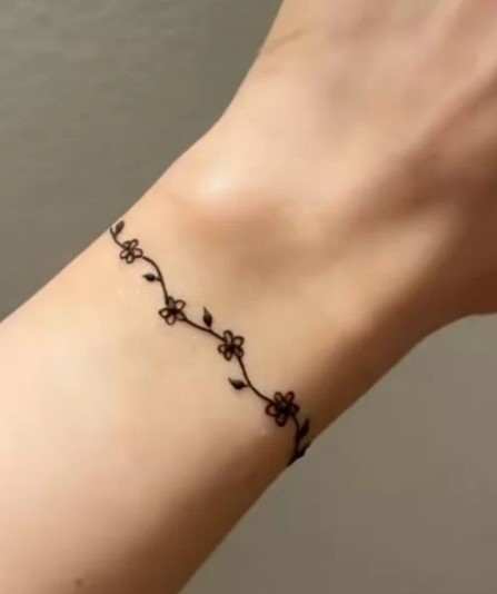 Mini bracelet style Mehndi Designs for Girls