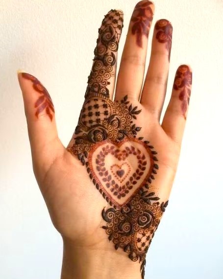 Heart symbol Mehndi Designs for Girls