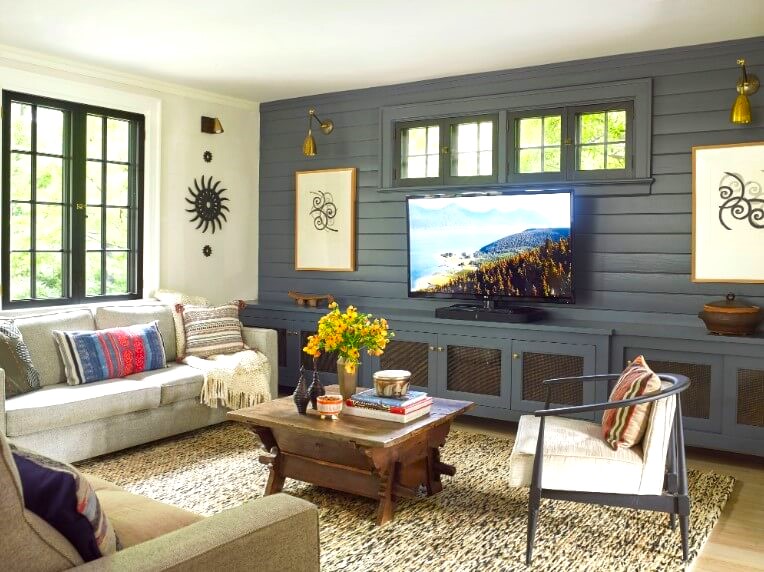 Accent Wall for Drama Drawing Room Interior Design